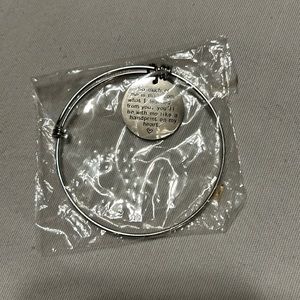 Women’s adjustable bracelet (like Alex and Ani)